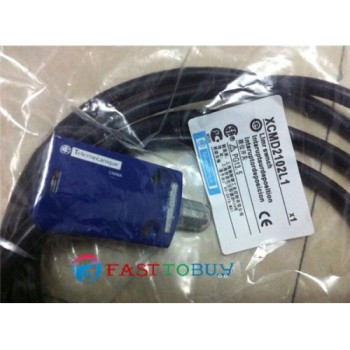 XCMD2110L1 Limit Switch 2 Pole NC+NO Snap Action New