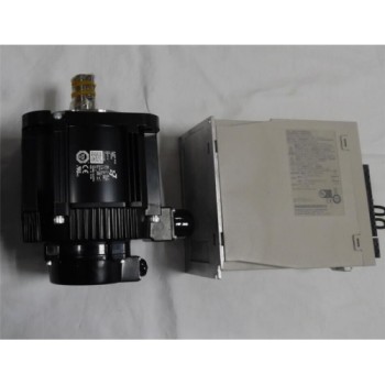 SGD7S-330A10A+SGM7G-44AFC61  YASKAWA  ?-7-Series  200V 4.4KW  28.4NM  1500r/min AC Rotary Servomotor Drive Kit
