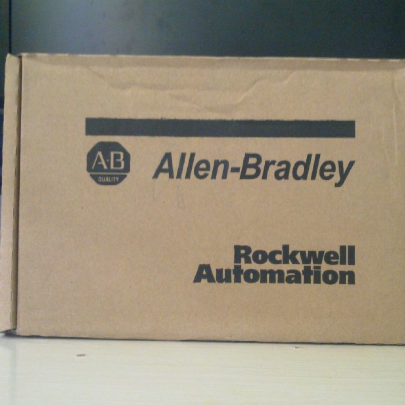 1747-L531 Allen-Bradley PLC SLC 5/03 Processor 4096 I/O 480 local Analog I/O New