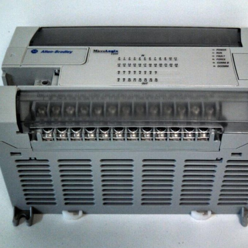 1762-L40BWA AB Allen-Bradley PLC 24 VDC 24 Input Points 16 Outputs 1762 Series Original brand new