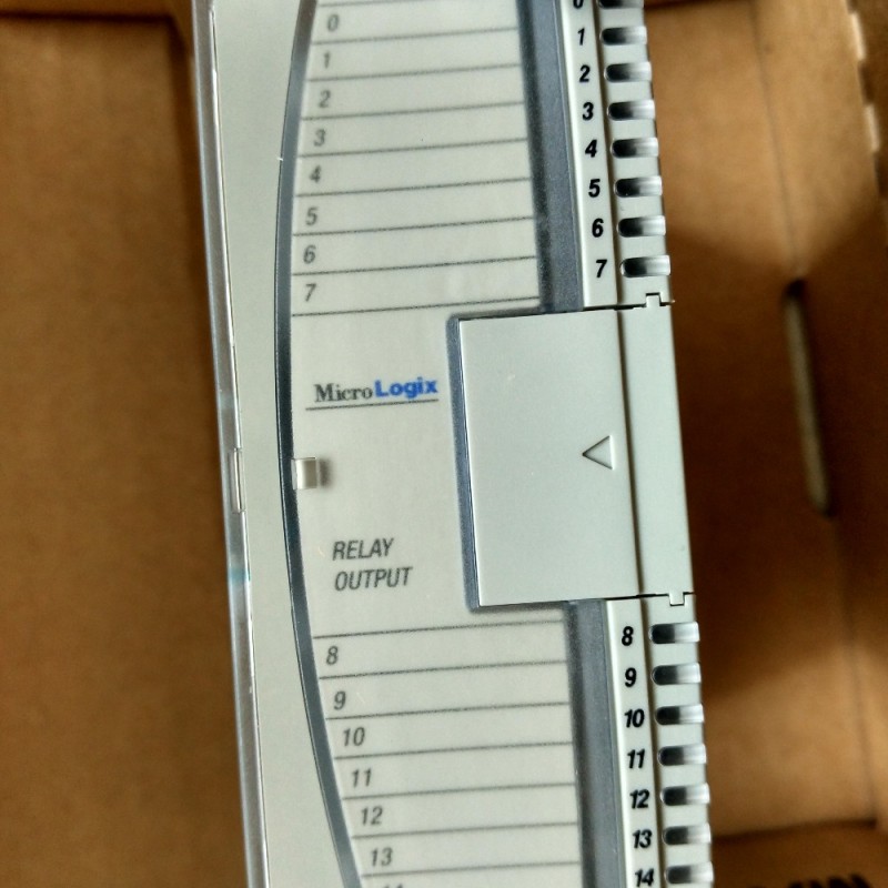 1762-OW8 AB Allen-Bradley PLC 5-125VDC 8 Output Points Digital Output Module 1762 Series Original brand new