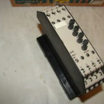 6ES5415-7AB11 SIEMENS Digital Output Module New