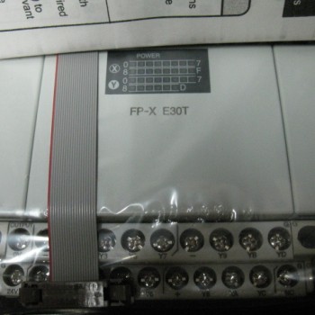 AFPX-E30T FP-X E30T Panasonic PLC I/O Module 100~240VAC 16 Point Input 14DO Transistor NPN New Original 1Year Warranty