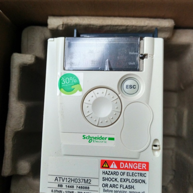 ATV12H037M2 VFD Inverter  Input 1ph 220V Output 3ph 220V 2.4A 0.5~400Hz 0.37KW 0.55HP New
