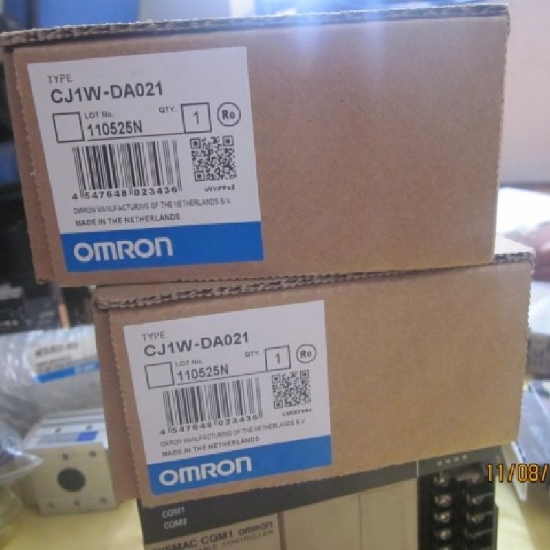 CJ1W-DA042 PLC OMRON 24VDC I/O 4 input 2 output Original brand new