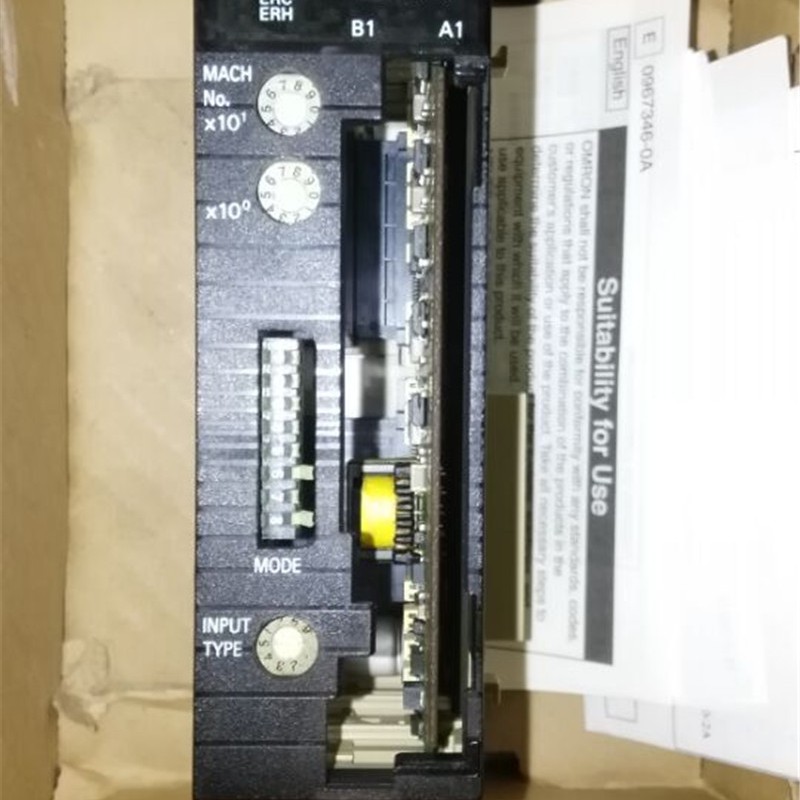 CJ1W-TC002 PLC OMRON 4 Loops PNP output Original brand new