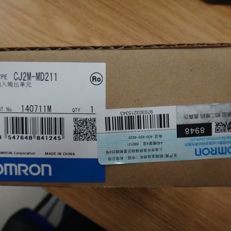 CJ2M-MD211 PLC OMRON Pulse I/O Modules sinking output Original brand new