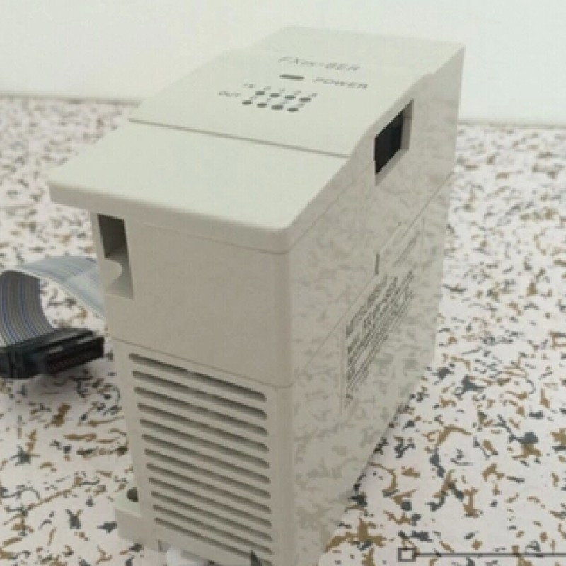 FX2N-8EYR Mit PLC Extension Unit 8 DO Relay NEW