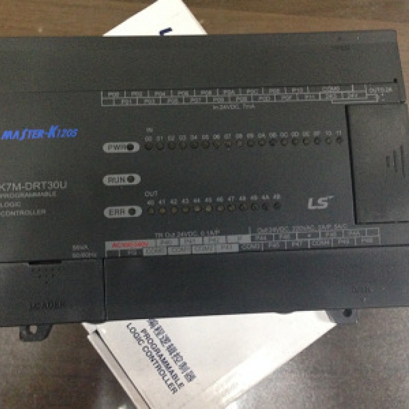 K7M-DR30U LS PLC K120S Series Standard Type 18 DC Inputs(24VDC) 12 Relay Outputs 85~264VAC New