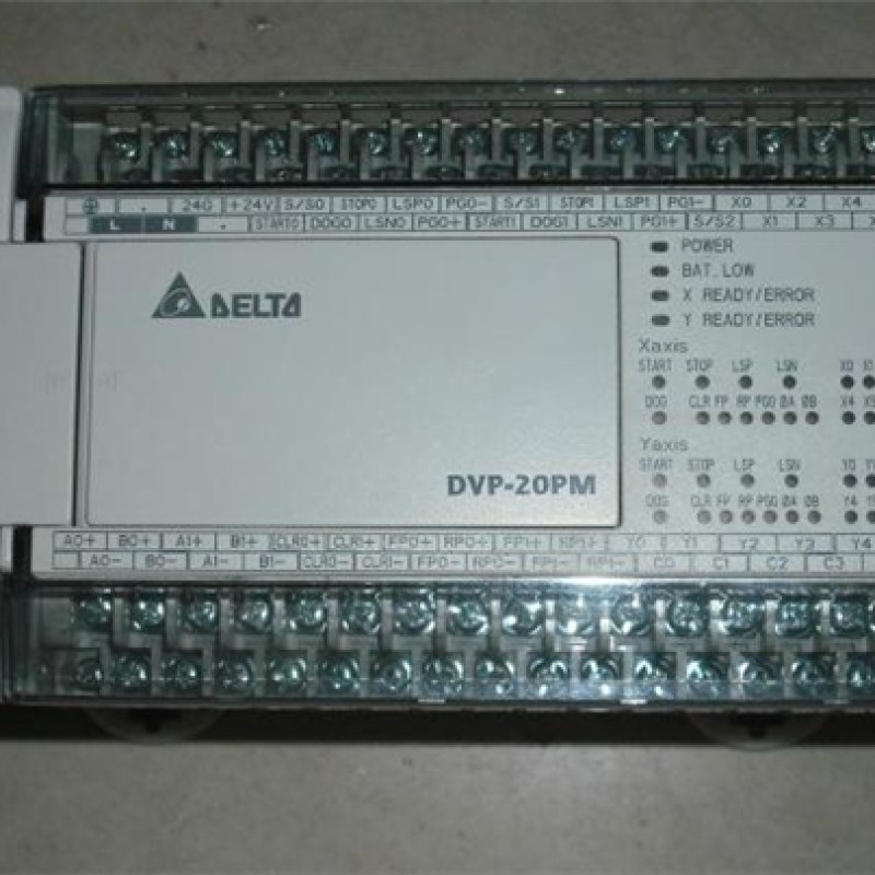 PLC AC220V 8 DI 8 DO transistor Motion controller  Delta DVP20PM00DT New