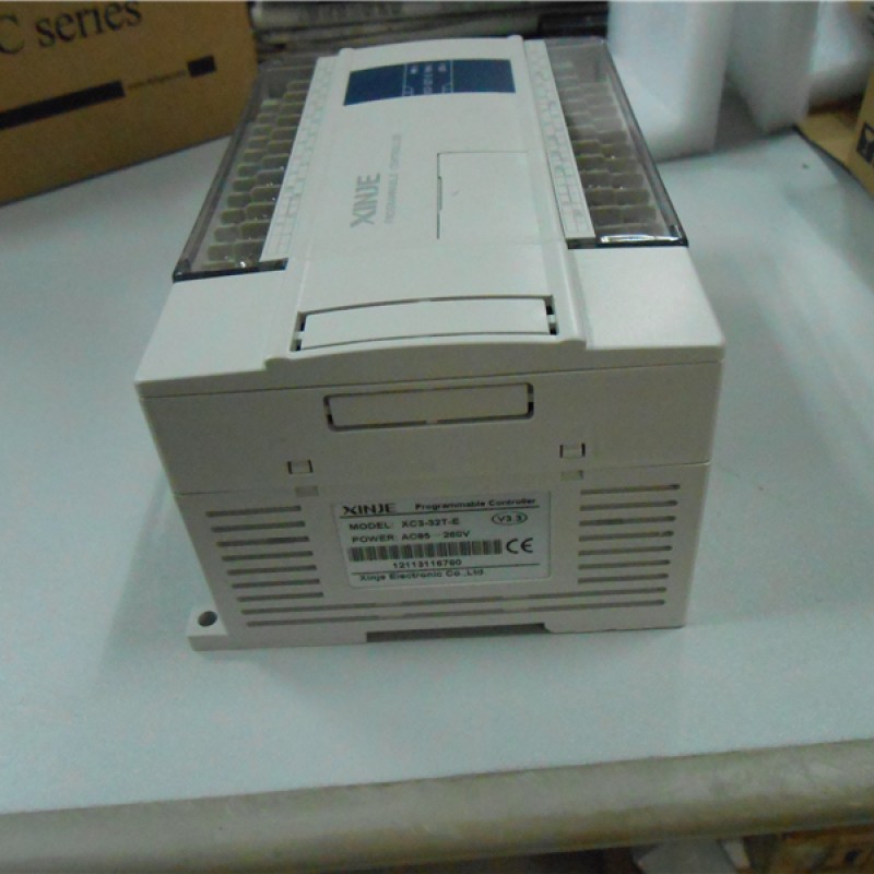 PLC CPU AC220V 18 DI NPN 14 DO Transistors  XC3-32T-E with  programming cable New