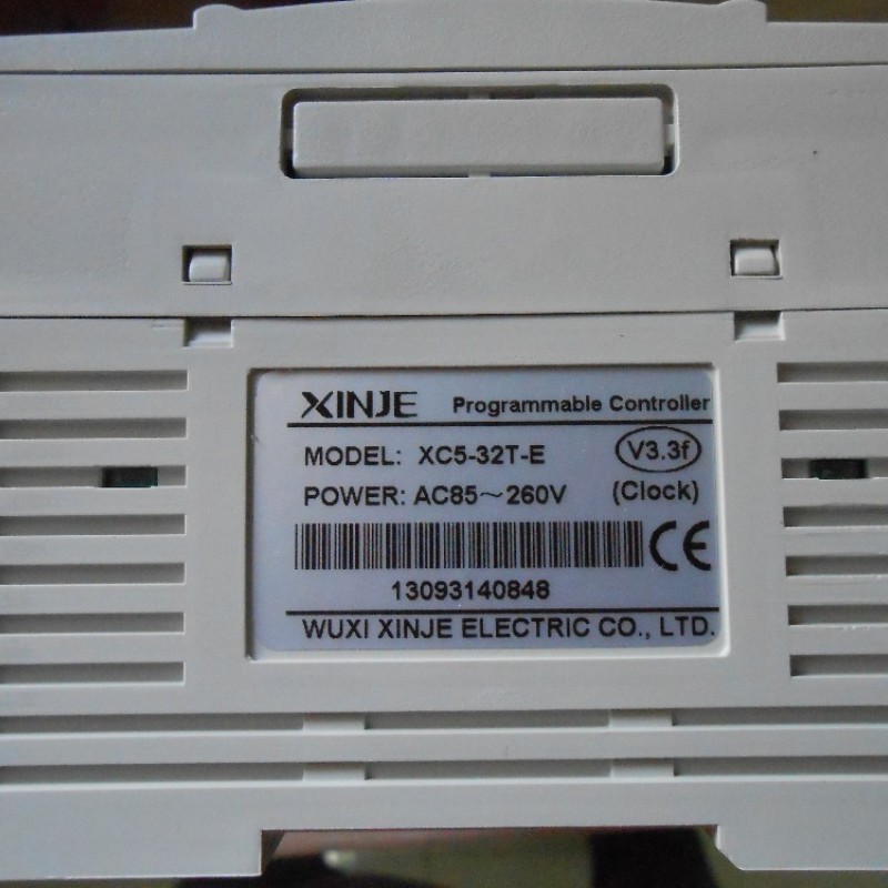 PLC CPU AC220V 18 DI PNP 14 DO Transistor XC5-32T-E XINJE with Programming Cable New