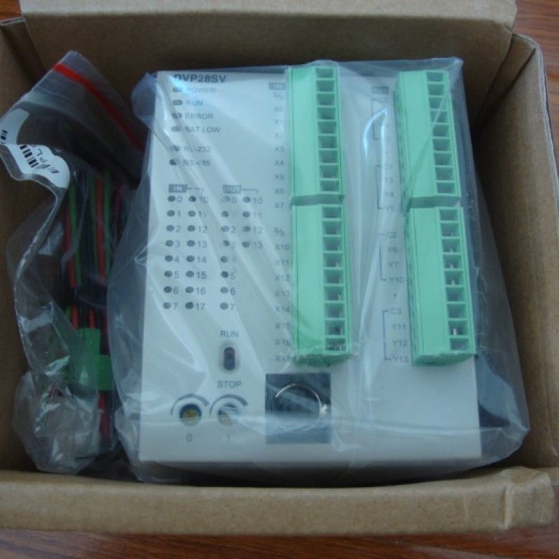 PLC DC24V 16 DI 12 DO relay Delta DVP28SV11R2 New