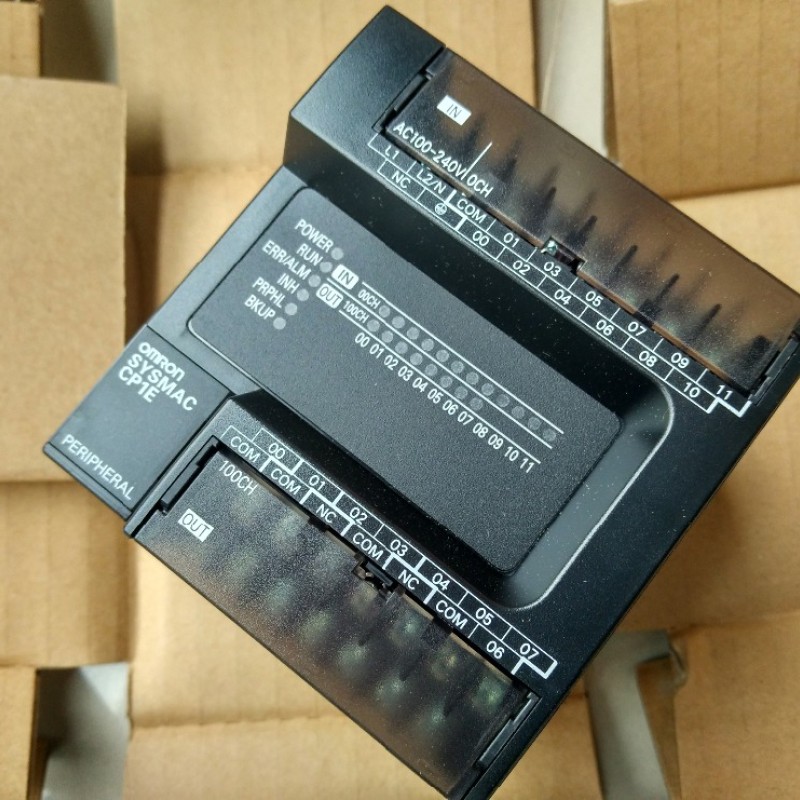 PLC Main Unit AC220V 12 DI 8 DO relay  CP1E-E20SDR-A New