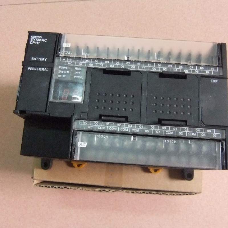 PLC Main Unit AC220V 18 DI 12 DO relay CP1L-M30DR-A New