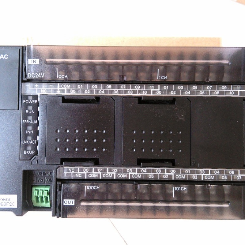 PLC Main Unit DC24V 24 DI 16 DO relay CP1L-EM40DR-D New