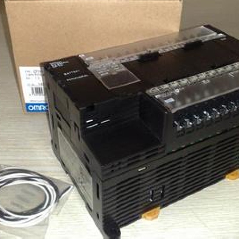 PLC Main Unit DC24V 24 DI 16 DO transistor CP1L-M40DT1-D New